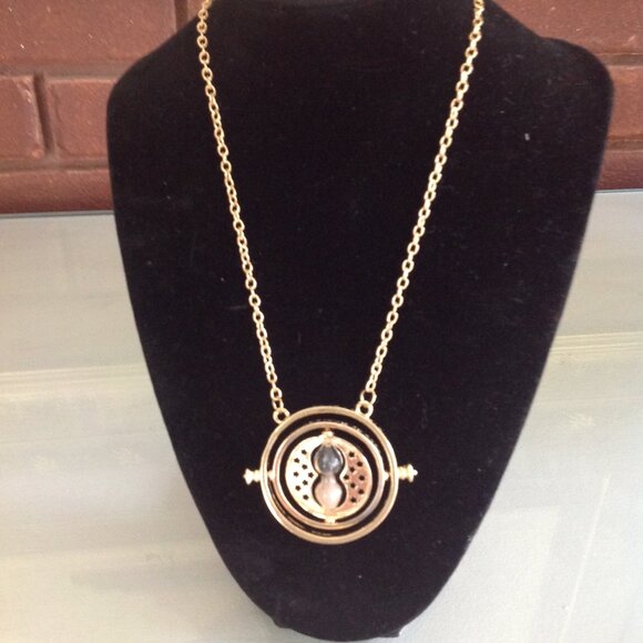 Harry Potter Jewelry - Hermoine Time Turner Magical Hourglass Necklace - Picture 1 of 8